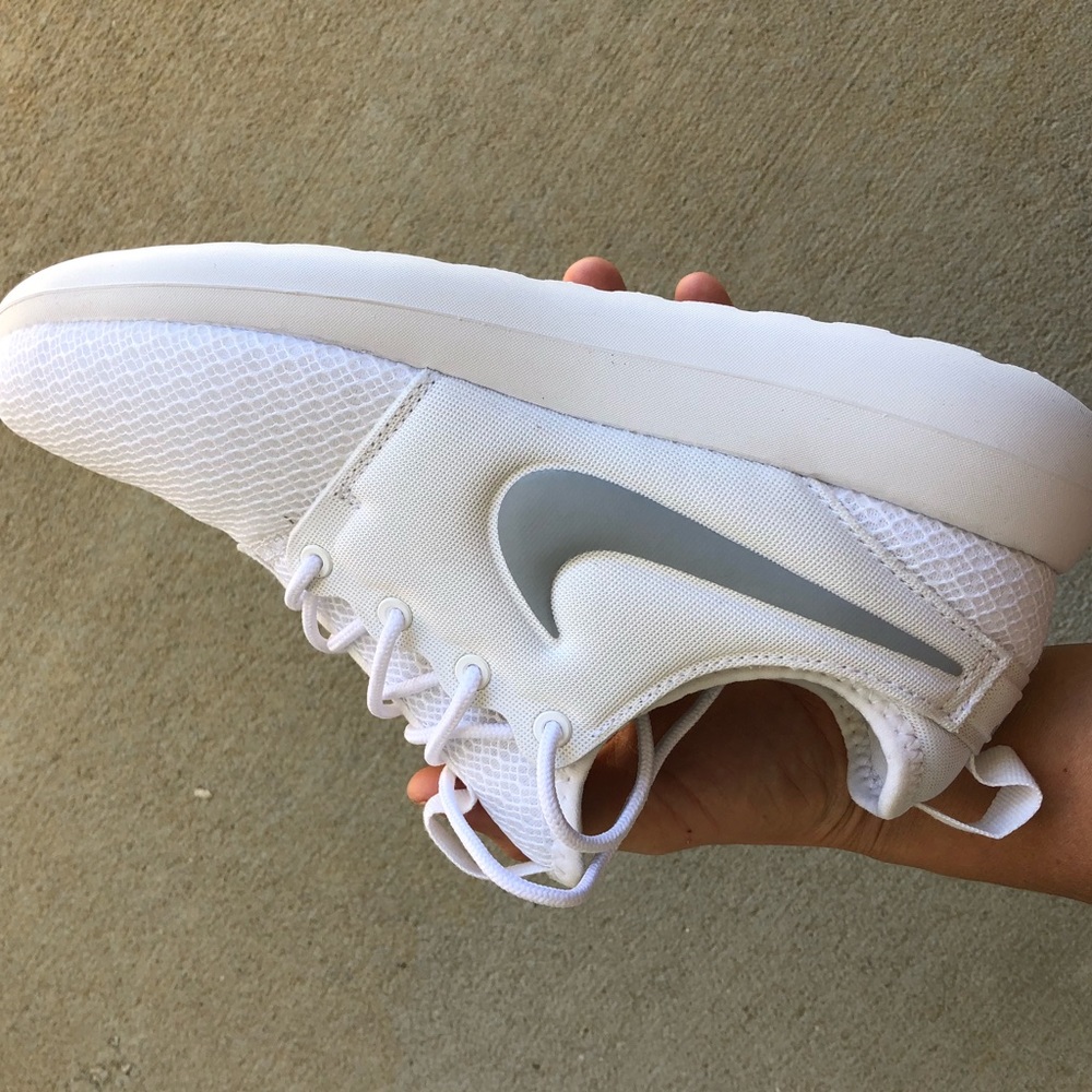 🍚Nike white Roshe🍚New Price Firm - Picture 6 of 6